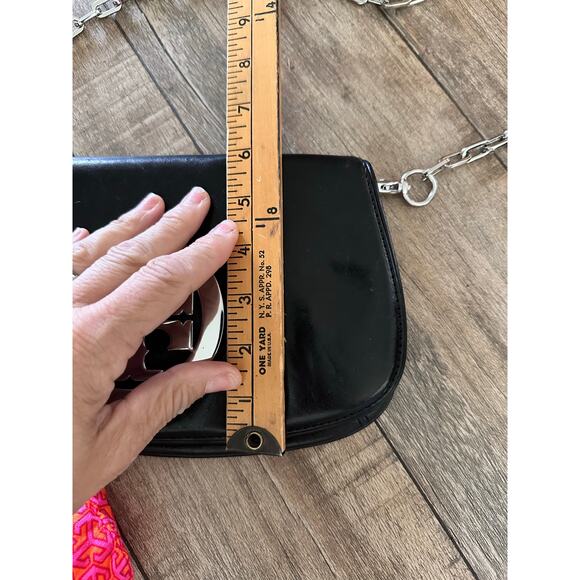 Tory Burch Women's Black Reva Flap Chain Leather Logo Crossbody Bag - Picture 11 of 13